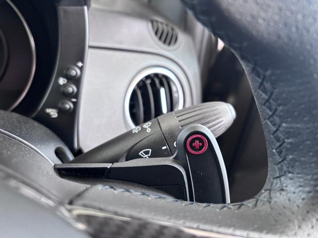 アバルト５９５ コンペティツィオーネ　ＥＴＣ　ドラレコ　レーダー探知機　バックカメラ　１７インチアルミホイール　ブレンボ赤キャリパー　ＨＩＤヘッドライト　レコードモンツァ　パドルシフト　オートエアコン　ａｐｐｌｅｃａｒｐｌａｙ（13枚目）