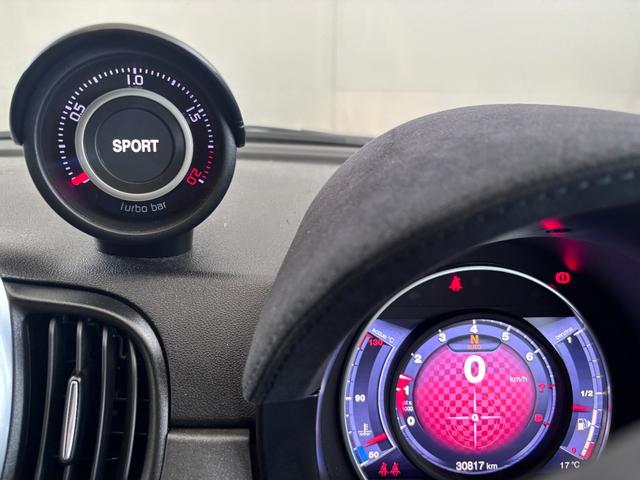 アバルト５９５ コンペティツィオーネ　ＥＴＣ　ドラレコ　レーダー探知機　バックカメラ　１７インチアルミホイール　ブレンボ赤キャリパー　ＨＩＤヘッドライト　レコードモンツァ　パドルシフト　オートエアコン　ａｐｐｌｅｃａｒｐｌａｙ（15枚目）