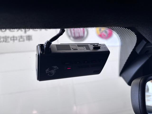 アバルト５９５ コンペティツィオーネ　ＥＴＣ　ドラレコ　レーダー探知機　バックカメラ　１７インチアルミホイール　ブレンボ赤キャリパー　ＨＩＤヘッドライト　レコードモンツァ　パドルシフト　オートエアコン　ａｐｐｌｅｃａｒｐｌａｙ（25枚目）