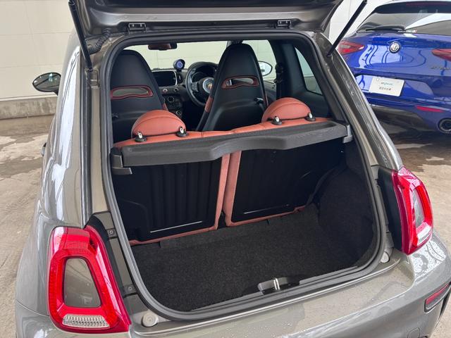 アバルト５９５ コンペティツィオーネ　ＥＴＣ　ドラレコ　レーダー探知機　バックカメラ　１７インチアルミホイール　ブレンボ赤キャリパー　ＨＩＤヘッドライト　レコードモンツァ　パドルシフト　オートエアコン　ａｐｐｌｅｃａｒｐｌａｙ（30枚目）