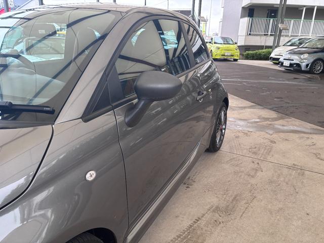 アバルト５９５ コンペティツィオーネ　ＥＴＣ　ドラレコ　レーダー探知機　バックカメラ　１７インチアルミホイール　ブレンボ赤キャリパー　ＨＩＤヘッドライト　レコードモンツァ　パドルシフト　オートエアコン　ａｐｐｌｅｃａｒｐｌａｙ（42枚目）