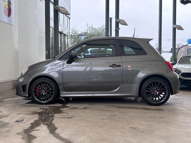 アバルト５９５ コンペティツィオーネ　ＥＴＣ　ドラレコ　レーダー探知機　バックカメラ　１７インチアルミホイール　ブレンボ赤キャリパー　ＨＩＤヘッドライト　レコードモンツァ　パドルシフト　オートエアコン　ａｐｐｌｅｃａｒｐｌａｙ（64枚目）