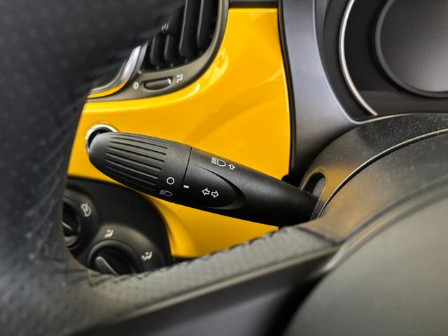 アバルト５９５ ベースグレード　限定カラー　５ＭＴ　１６インチアルミホイール　ＥＴＣ　ドラレコ　ＡｐｐｌｅＣａｒｐｌａｙ　ＡｎｄｒｏｉｄＡｕｔｏ　マニュアルエアコン　ＨＩＤヘッドライト　ターボ　禁煙車　１４５馬力　認定中古車保証（14枚目）