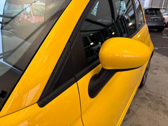 アバルト５９５ ベースグレード　限定カラー　５ＭＴ　１６インチアルミホイール　ＥＴＣ　ドラレコ　ＡｐｐｌｅＣａｒｐｌａｙ　ＡｎｄｒｏｉｄＡｕｔｏ　マニュアルエアコン　ＨＩＤヘッドライト　ターボ　禁煙車　１４５馬力　認定中古車保証（42枚目）