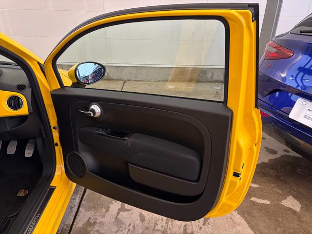 アバルト５９５ ベースグレード　限定カラー　５ＭＴ　１６インチアルミホイール　ＥＴＣ　ドラレコ　ＡｐｐｌｅＣａｒｐｌａｙ　ＡｎｄｒｏｉｄＡｕｔｏ　マニュアルエアコン　ＨＩＤヘッドライト　ターボ　禁煙車　１４５馬力　認定中古車保証（54枚目）