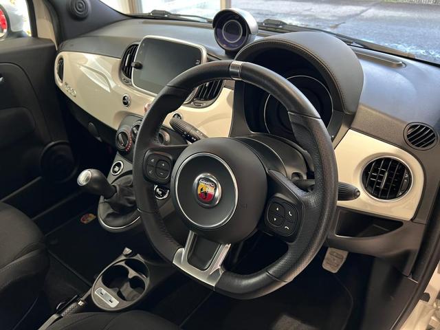 アバルト595 ベースグレード(2枚目)