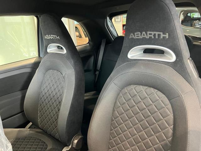 アバルト595 MT LHD MAKE YOUR SCORPION(4枚目)