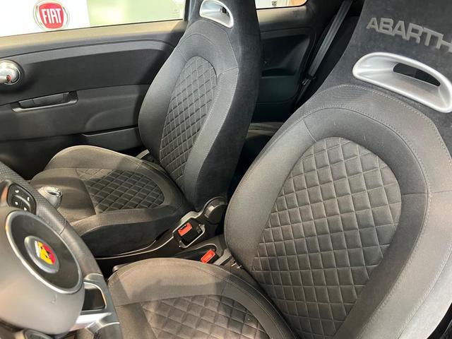 アバルト595 MT LHD MAKE YOUR SCORPION(5枚目)