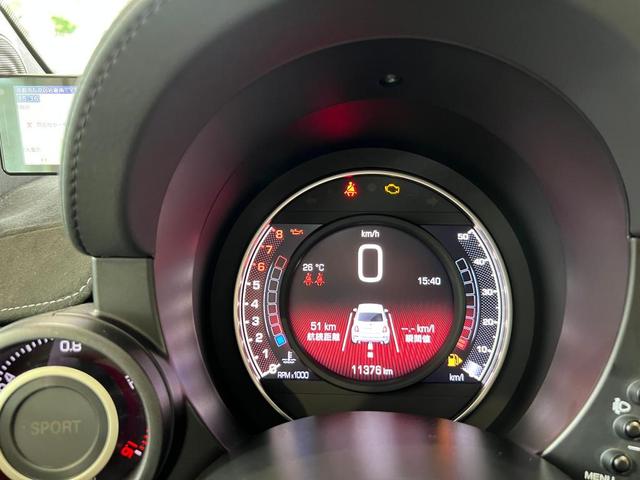 アバルト595 MT LHD MAKE YOUR SCORPION(8枚目)