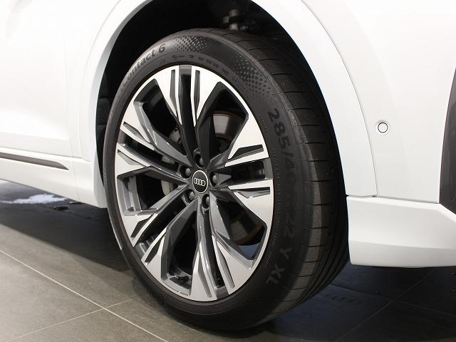 Ｑ８ ５５ＴＦＳＩクワトロ　Ｓライン　４ＷＤ　認定中古車／ヒッジメンバー付／ナビ／ＴＶチューナー／ＡＣＣ／サラウンドビューカメラ／コンフォートアシスタンスパッケージ／ＨＤマトリクスＬＥＤヘッドライト　ダイナミックターンインディケーター（8枚目）