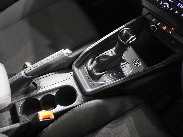Ａ１スポーツバック ２５ＴＦＳＩ　認定中古車／ＬＥＤパッケージ／ＭＭＩ　ナビゲーションシステム／アシスタンスパッケージ／アダプティブクルーズコントロール／コントラストルーフ／コンビニエンスパッケージ（11枚目）