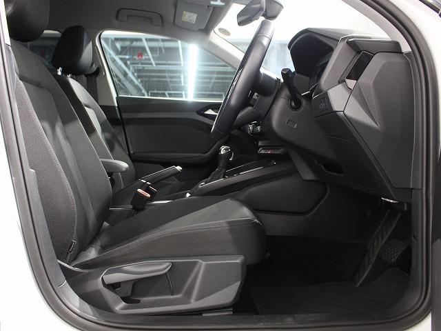 Ａ１スポーツバック ２５ＴＦＳＩ　認定中古車／ＬＥＤパッケージ／ＭＭＩ　ナビゲーションシステム／アシスタンスパッケージ／アダプティブクルーズコントロール／コントラストルーフ／コンビニエンスパッケージ（13枚目）