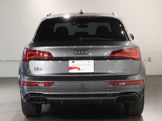 Ｑ５ ４０ＴＤＩクワトロ　Ｓライン　４０　ＴＤＩ　ｑｕａｔｔｒｏ　Ｓ　ｌｉｎｅ：ステアリングヒーターアルミホイール　５ダブルアームデザイン　コントラストグレー　８Ｊｘ１９　２３５／５５Ｒ１９ルーフレール　（ブラック）（13枚目）