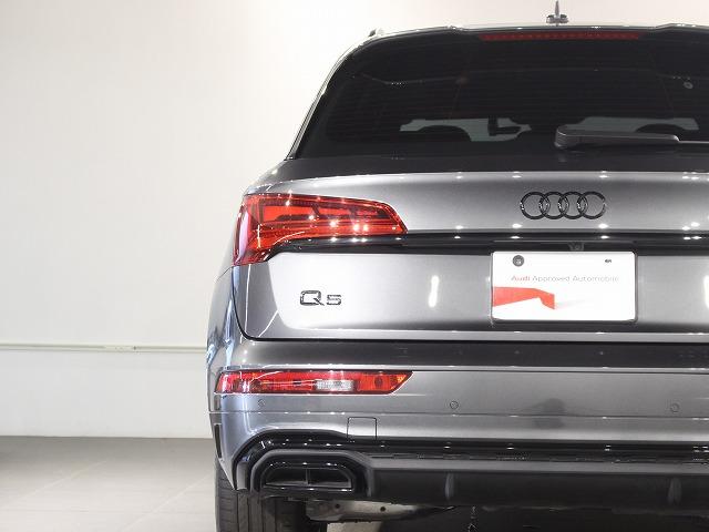 Ｑ５ ４０ＴＤＩクワトロ　Ｓライン　４０　ＴＤＩ　ｑｕａｔｔｒｏ　Ｓ　ｌｉｎｅ：ステアリングヒーターアルミホイール　５ダブルアームデザイン　コントラストグレー　８Ｊｘ１９　２３５／５５Ｒ１９ルーフレール　（ブラック）（17枚目）