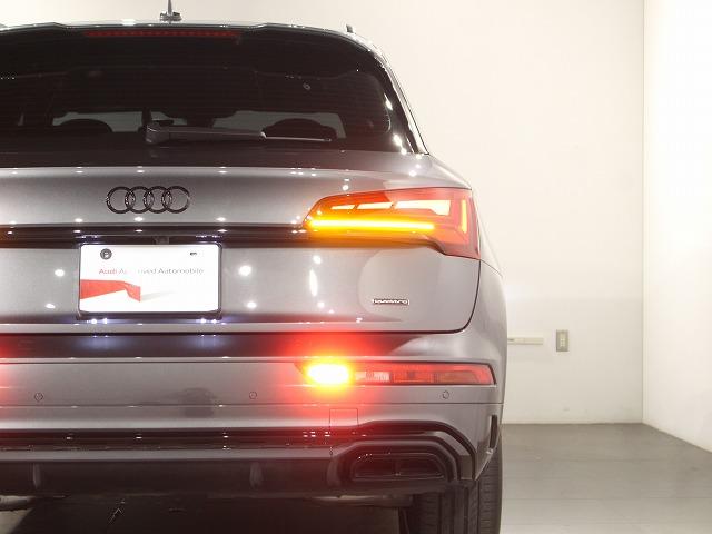 Ｑ５ ４０ＴＤＩクワトロ　Ｓライン　４０　ＴＤＩ　ｑｕａｔｔｒｏ　Ｓ　ｌｉｎｅ：ステアリングヒーターアルミホイール　５ダブルアームデザイン　コントラストグレー　８Ｊｘ１９　２３５／５５Ｒ１９ルーフレール　（ブラック）（19枚目）