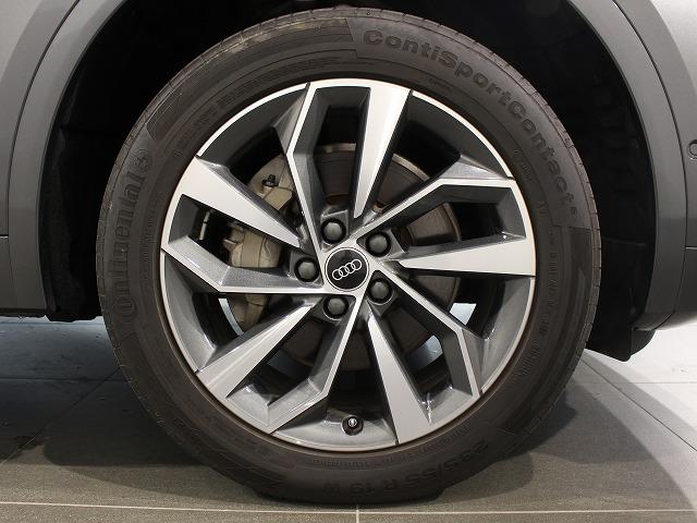 Ｑ５ ４０ＴＤＩクワトロ　Ｓライン　４０　ＴＤＩ　ｑｕａｔｔｒｏ　Ｓ　ｌｉｎｅ：ステアリングヒーターアルミホイール　５ダブルアームデザイン　コントラストグレー　８Ｊｘ１９　２３５／５５Ｒ１９ルーフレール　（ブラック）（23枚目）