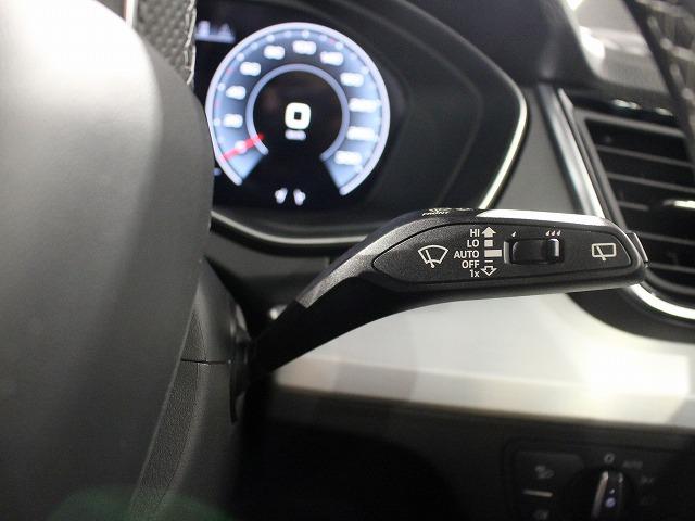 Ｑ５ ４０ＴＤＩクワトロ　Ｓライン　４０　ＴＤＩ　ｑｕａｔｔｒｏ　Ｓ　ｌｉｎｅ：ステアリングヒーターアルミホイール　５ダブルアームデザイン　コントラストグレー　８Ｊｘ１９　２３５／５５Ｒ１９ルーフレール　（ブラック）（40枚目）