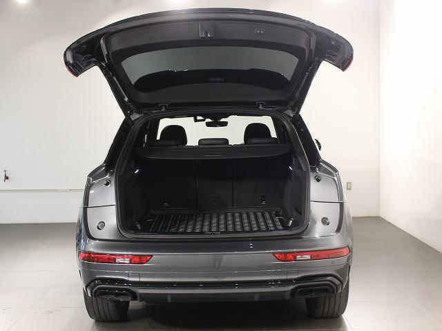 Ｑ５ ４０ＴＤＩクワトロ　Ｓライン　４０　ＴＤＩ　ｑｕａｔｔｒｏ　Ｓ　ｌｉｎｅ：ステアリングヒーターアルミホイール　５ダブルアームデザイン　コントラストグレー　８Ｊｘ１９　２３５／５５Ｒ１９ルーフレール　（ブラック）（43枚目）