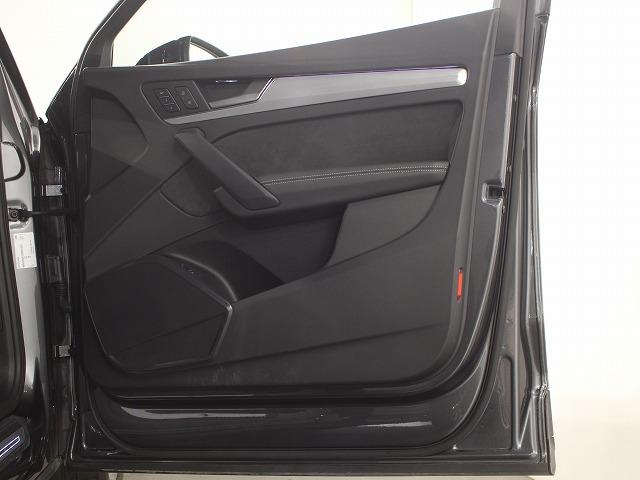 Ｑ５ ４０ＴＤＩクワトロ　Ｓライン　４０　ＴＤＩ　ｑｕａｔｔｒｏ　Ｓ　ｌｉｎｅ：ステアリングヒーターアルミホイール　５ダブルアームデザイン　コントラストグレー　８Ｊｘ１９　２３５／５５Ｒ１９ルーフレール　（ブラック）（52枚目）