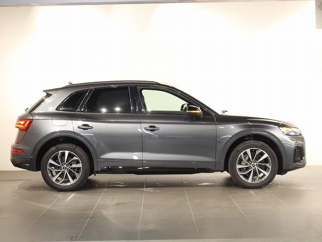 Ｑ５ ４０ＴＤＩクワトロ　Ｓライン　４０　ＴＤＩ　ｑｕａｔｔｒｏ　Ｓ　ｌｉｎｅ：ステアリングヒーターアルミホイール　５ダブルアームデザイン　コントラストグレー　８Ｊｘ１９　２３５／５５Ｒ１９ルーフレール　（ブラック）（75枚目）