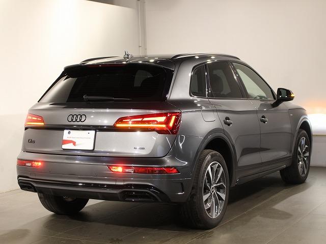Ｑ５ ４０ＴＤＩクワトロ　Ｓライン　４０　ＴＤＩ　ｑｕａｔｔｒｏ　Ｓ　ｌｉｎｅ：ステアリングヒーターアルミホイール　５ダブルアームデザイン　コントラストグレー　８Ｊｘ１９　２３５／５５Ｒ１９ルーフレール　（ブラック）（76枚目）