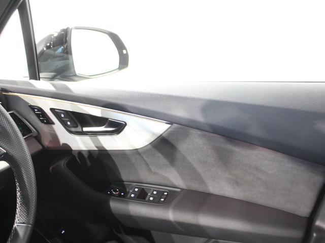 Ｑ７ ５０ＴＤＩクワトロ　Ｓライン　ブラック　Ａｕｄｉ　ｒｉｎｇｓ　＆ブラックスタイリングパッケージ　ルーフレール　（ブラック）　　ＨＤマトリクスＬＥＤヘッドライトＡｕｄｉレーザーライトパッケージ　　ブラック　Ａｕｄｉ　ｒｉｎｇｓ（27枚目）