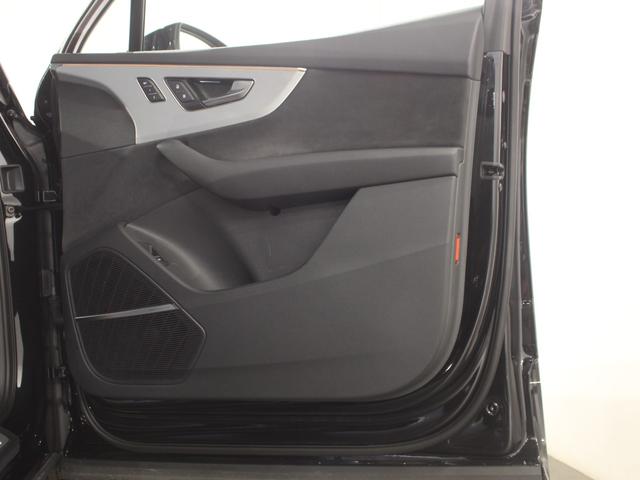 Ｑ７ ５０ＴＤＩクワトロ　Ｓライン　ブラック　Ａｕｄｉ　ｒｉｎｇｓ　＆ブラックスタイリングパッケージ　ルーフレール　（ブラック）　　ＨＤマトリクスＬＥＤヘッドライトＡｕｄｉレーザーライトパッケージ　　ブラック　Ａｕｄｉ　ｒｉｎｇｓ（32枚目）