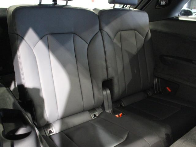 Ｑ７ ５０ＴＤＩクワトロ　Ｓライン　ブラック　Ａｕｄｉ　ｒｉｎｇｓ　＆ブラックスタイリングパッケージ　ルーフレール　（ブラック）　　ＨＤマトリクスＬＥＤヘッドライトＡｕｄｉレーザーライトパッケージ　　ブラック　Ａｕｄｉ　ｒｉｎｇｓ（63枚目）