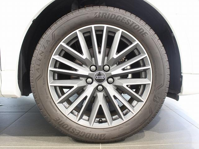 Ｑ３スポーツバック ３５ＴＦＳＩ　Ｓライン　スマートフォンインターフェース　パーシャルレザー　全方位カメラサラウンドビュー　グレイシアホワイトメタリック　電動テールゲート　ＬＥＤヘッドライト（11枚目）