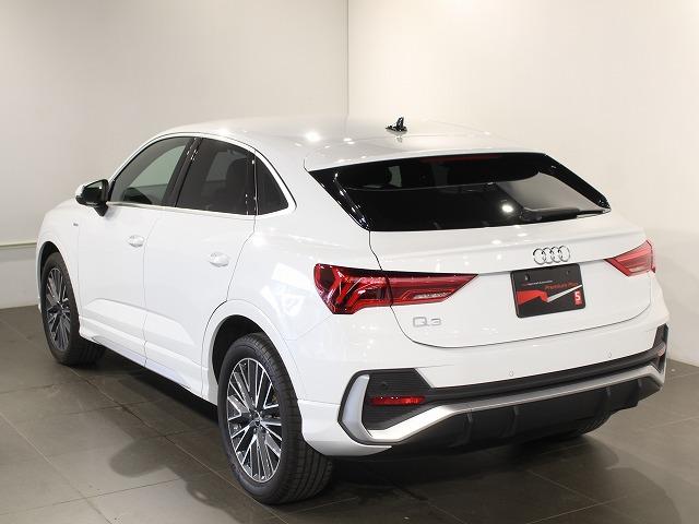 Ｑ３スポーツバック ３５ＴＦＳＩ　Ｓライン　スマートフォンインターフェース　パーシャルレザー　全方位カメラサラウンドビュー　グレイシアホワイトメタリック　電動テールゲート　ＬＥＤヘッドライト（16枚目）