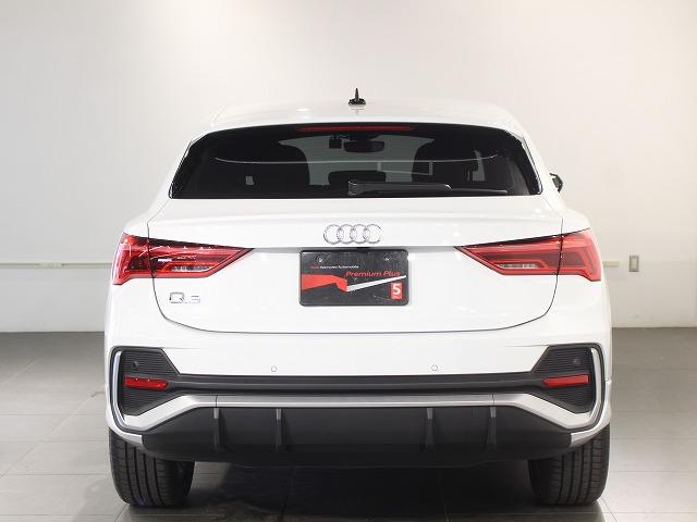 Ｑ３スポーツバック ３５ＴＦＳＩ　Ｓライン　スマートフォンインターフェース　パーシャルレザー　全方位カメラサラウンドビュー　グレイシアホワイトメタリック　電動テールゲート　ＬＥＤヘッドライト（17枚目）
