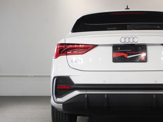 Ｑ３スポーツバック ３５ＴＦＳＩ　Ｓライン　スマートフォンインターフェース　パーシャルレザー　全方位カメラサラウンドビュー　グレイシアホワイトメタリック　電動テールゲート　ＬＥＤヘッドライト（20枚目）