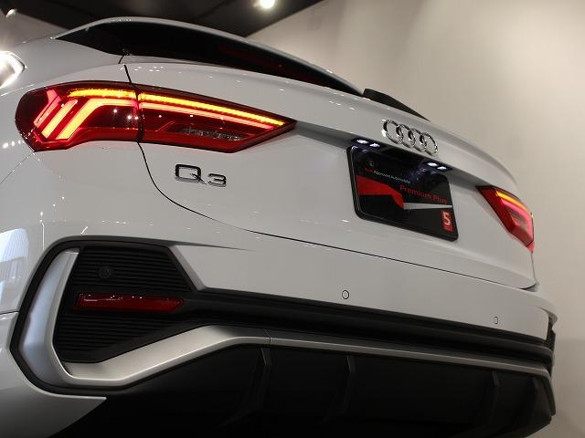 Ｑ３スポーツバック ３５ＴＦＳＩ　Ｓライン　スマートフォンインターフェース　パーシャルレザー　全方位カメラサラウンドビュー　グレイシアホワイトメタリック　電動テールゲート　ＬＥＤヘッドライト（22枚目）