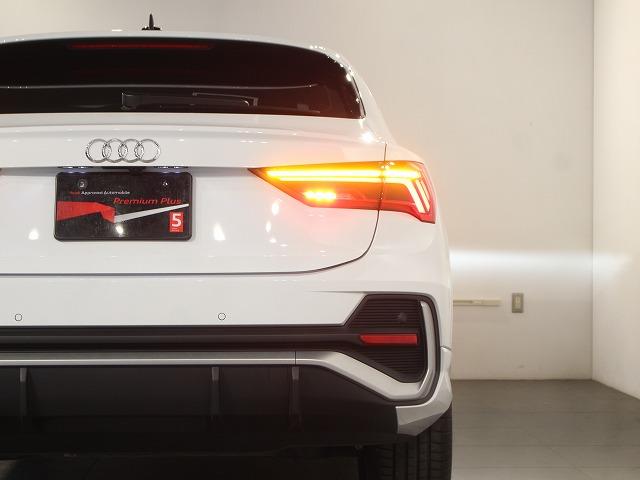 Ｑ３スポーツバック ３５ＴＦＳＩ　Ｓライン　スマートフォンインターフェース　パーシャルレザー　全方位カメラサラウンドビュー　グレイシアホワイトメタリック　電動テールゲート　ＬＥＤヘッドライト（23枚目）