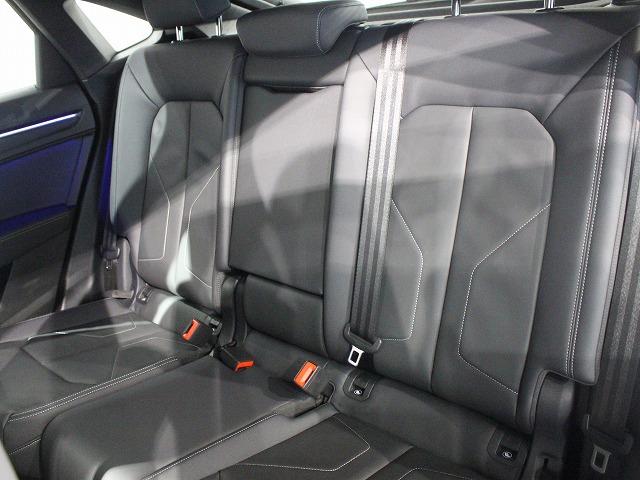 Ｑ３スポーツバック ３５ＴＦＳＩ　Ｓライン　スマートフォンインターフェース　パーシャルレザー　全方位カメラサラウンドビュー　グレイシアホワイトメタリック　電動テールゲート　ＬＥＤヘッドライト（39枚目）
