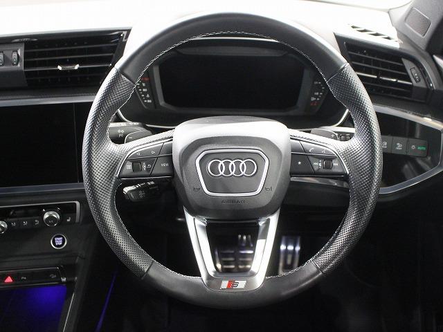 Ｑ３スポーツバック ３５ＴＦＳＩ　Ｓライン　スマートフォンインターフェース　パーシャルレザー　全方位カメラサラウンドビュー　グレイシアホワイトメタリック　電動テールゲート　ＬＥＤヘッドライト（45枚目）