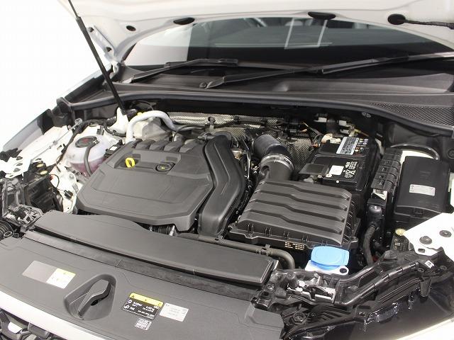 Ｑ３スポーツバック ３５ＴＦＳＩ　Ｓライン　スマートフォンインターフェース　パーシャルレザー　全方位カメラサラウンドビュー　グレイシアホワイトメタリック　電動テールゲート　ＬＥＤヘッドライト（69枚目）