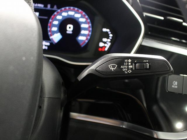 Ｑ３スポーツバック ３５ＴＦＳＩ　Ｓライン　スマートフォンインターフェース　パーシャルレザー　全方位カメラサラウンドビュー　グレイシアホワイトメタリック　電動テールゲート　ＬＥＤヘッドライト（70枚目）
