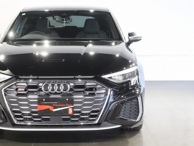 Ｓ３ スポーツバック　ダンピングコントロールサスペンション　ファインナッパレザー　アウディドライブセレクト　カラードブレーキキャリパー　レッド　リヤシートＵＳＢ（26枚目）