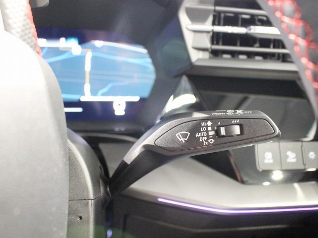 Ｓ３ スポーツバック　ダンピングコントロールサスペンション　ファインナッパレザー　アウディドライブセレクト　カラードブレーキキャリパー　レッド　リヤシートＵＳＢ（43枚目）