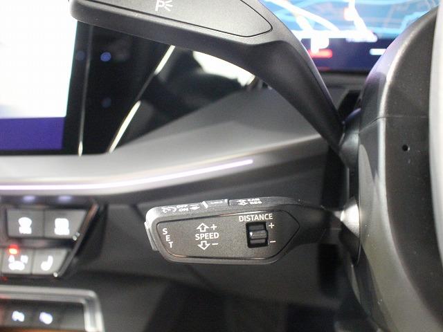 Ｓ３ スポーツバック　ダンピングコントロールサスペンション　ファインナッパレザー　アウディドライブセレクト　カラードブレーキキャリパー　レッド　リヤシートＵＳＢ（48枚目）