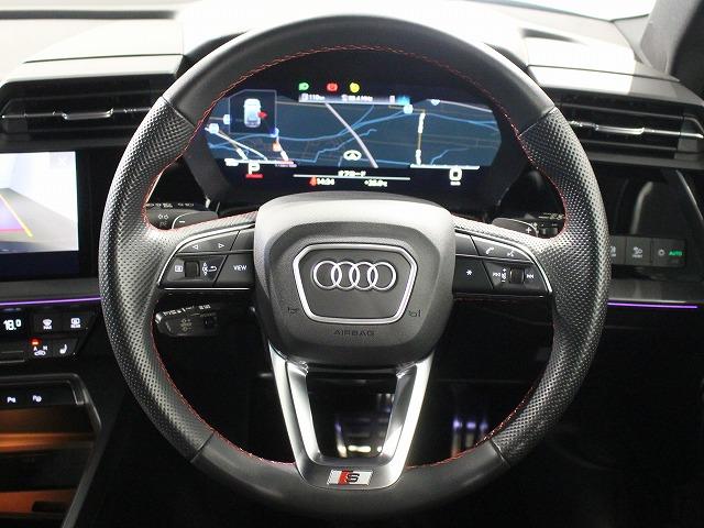 Ｓ３ スポーツバック　ダンピングコントロールサスペンション　ファインナッパレザー　アウディドライブセレクト　カラードブレーキキャリパー　レッド　リヤシートＵＳＢ（59枚目）