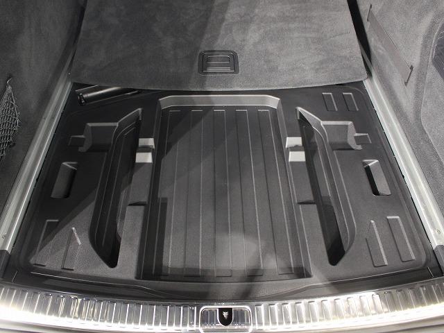 Ａ６アバント ５５ＴＦＳＩクワトロ　Ｓライン　認定中古車　ドライビングパッケージ　パノラマサンルーフ　テクノロジーパッケージ　ブラック　Ａｕｄｉ　ｒｉｎｇｓ　＆　ブラックスタイリングパッケージＢａｎｇ　＆　Ｏｌｕｆｓｅｎ　３Ｄ　サウンドシステム（38枚目）