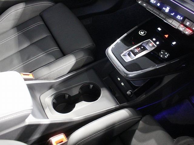 Q4 e-トロン 45e-トロン Sライン 認定中古車 S line パッケージ MMIナビゲーション プロ ブラックAudi rings&ブラックスタイリングパッケージ S line インテリアプラスパッケージ SONOS サウンドシステム(71枚目)