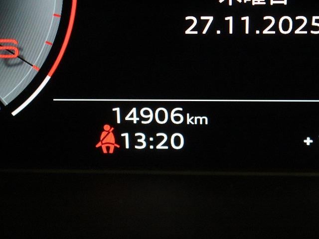 A4アバント 認定中古車 パーシャルレザー パノラマサンルーフ コンフォートパッケージ Bang & Olufsen ダンピングコントロールスポーツサスペンション プライバシーガラス パドルシフト ヒーター(32枚目)