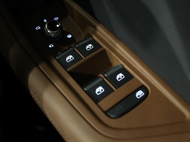 A4アバント 認定中古車 パーシャルレザー パノラマサンルーフ コンフォートパッケージ Bang & Olufsen ダンピングコントロールスポーツサスペンション プライバシーガラス パドルシフト ヒーター(35枚目)