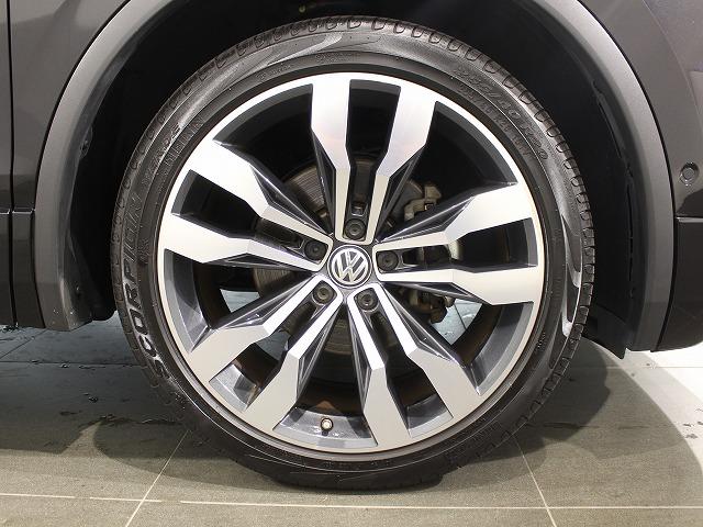 ティグアン ＴＤＩ　４モーション　Ｒライン　ディナウディオ　４ＭＯＴＩＯＮ（四輪駆動）　ディーゼルモデル　ヒートシーター　レザーシート　ディープブラックパールエフェクト　パワーシート（5枚目）