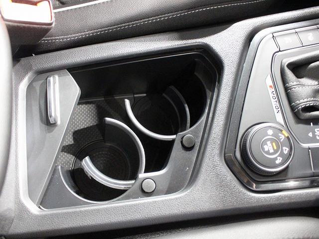 ティグアン ＴＤＩ　４モーション　Ｒライン　ディナウディオ　４ＭＯＴＩＯＮ（四輪駆動）　ディーゼルモデル　ヒートシーター　レザーシート　ディープブラックパールエフェクト　パワーシート（14枚目）