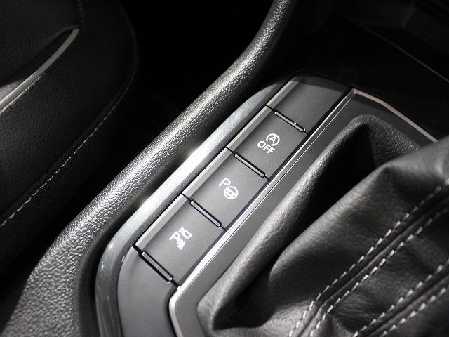 ティグアン ＴＤＩ　４モーション　Ｒライン　ディナウディオ　４ＭＯＴＩＯＮ（四輪駆動）　ディーゼルモデル　ヒートシーター　レザーシート　ディープブラックパールエフェクト　パワーシート（16枚目）