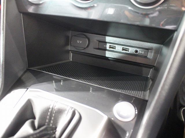 ティグアン ＴＤＩ　４モーション　Ｒライン　ディナウディオ　４ＭＯＴＩＯＮ（四輪駆動）　ディーゼルモデル　ヒートシーター　レザーシート　ディープブラックパールエフェクト　パワーシート（17枚目）